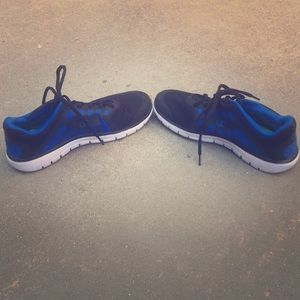 Men’s size 9 Champion sneakers